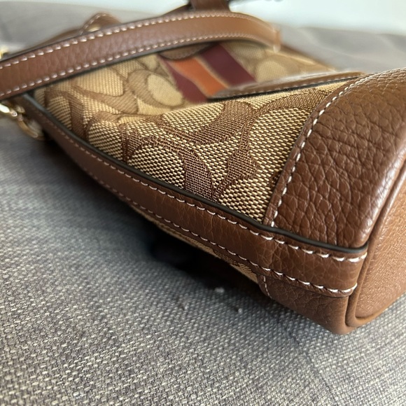 New Coach brown mini bucket bag 😍 - Picture 4 of 9